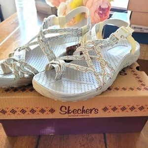 Skechers Reggae Size 9.5
